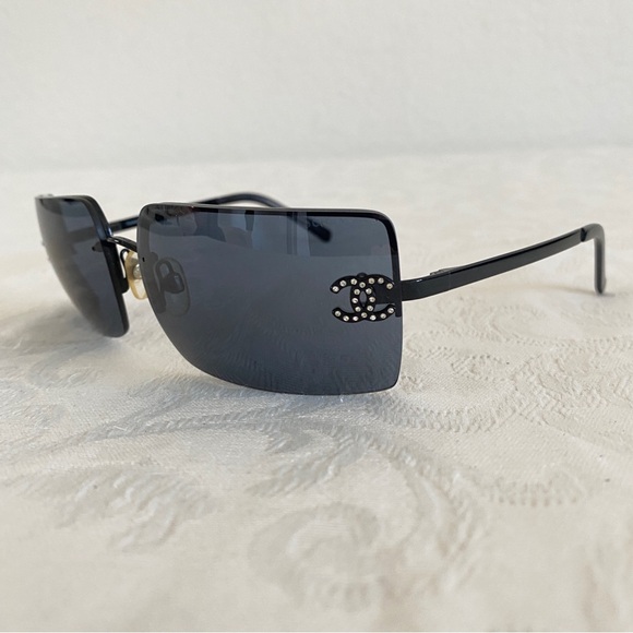 Chanel crystal CC Logo Sunglasses main image 8